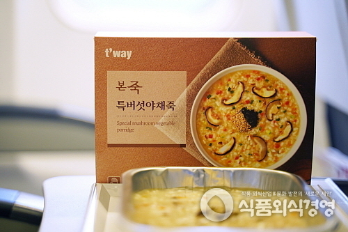 티웨이항공에 공급되는 본죽 기내식 상품 이미지 컷 / 사진제공=본아이에프