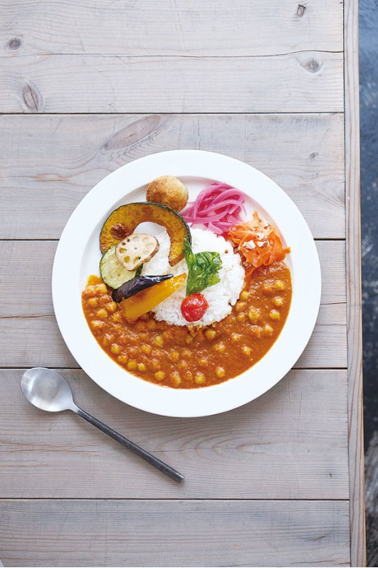 토마토를 넣은 쿠라스코토의 카레(1058엔) / 사진=밥과 간식, 잡화점 쿠라스코토