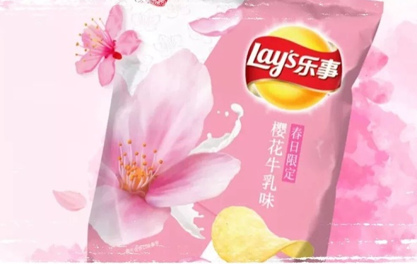 Lay's에서 봄 한정으로 선보였던 벚꽃 맛 감자칩/사진=Lay's 홈페이지