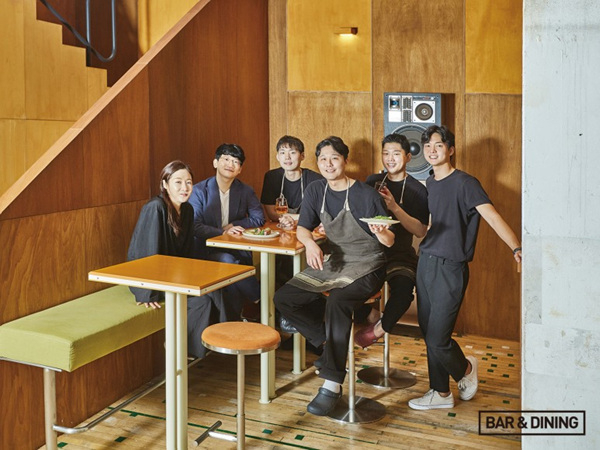 윤희원 매니저, 박주오 매니저, 이종혁 셰프, 강민성 총괄 셰프, 김찬기 셰프, 김대헌 바텐더