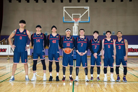 맘스터치 ‘새싹밟기 프로젝트 시즌2’에 나서는 KBL 레전드 선수들 / 사진제공=맘스터치·터치플레이