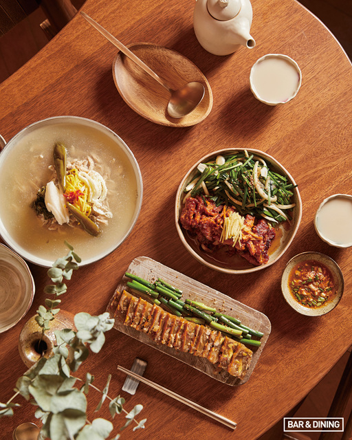 돈피편육, 닭김치, 양념 가제육