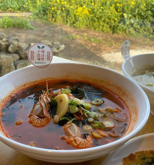 제주 딱새우가 들어간 얼큰딱새우칼국수