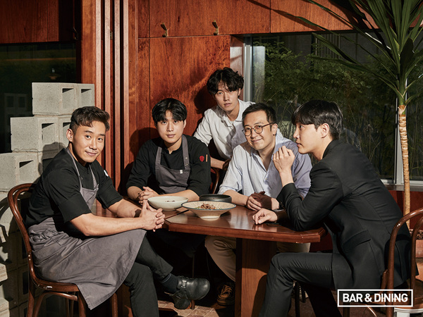 정윤한 헤드셰프, 이영준 수셰프, 박현우 매니저, 장재양 대표