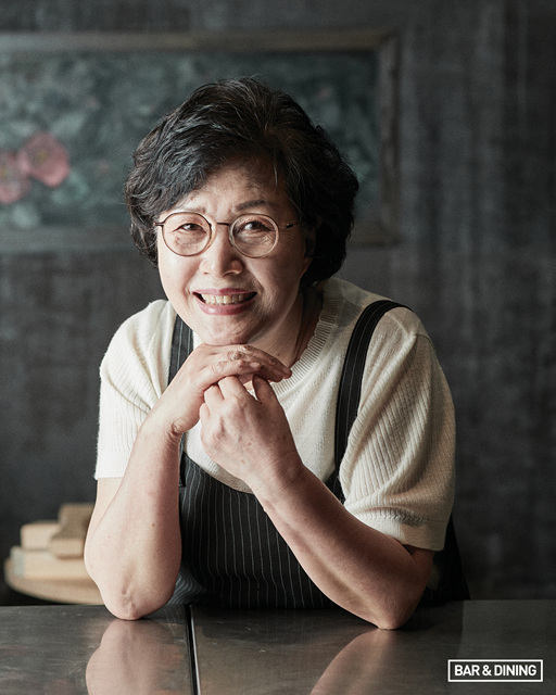 "경북은 보석 같은 고조리서와 반가의 내림 음식이 다양하게 전해오는 지역이에요. 자랑스러운 경북의 전통 음식들을 현대인이 맛있게 즐길 수 있게 발굴, 개발하고 싶습니다." <용지봉>의 변미자 대표