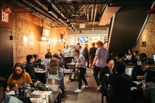 사진=BBQ 미국 매장의 모습 / 자료제공=제너시스BBQ