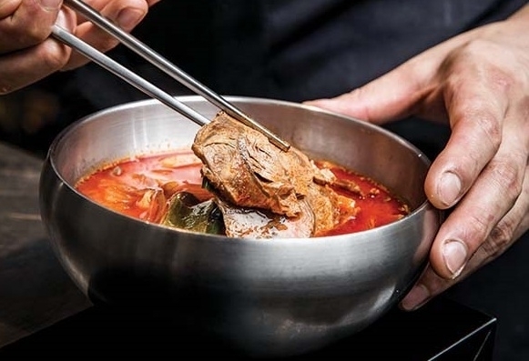 전통 안동 소고기국밥의 깊고 진한맛과 개운한 맛을 전수한다