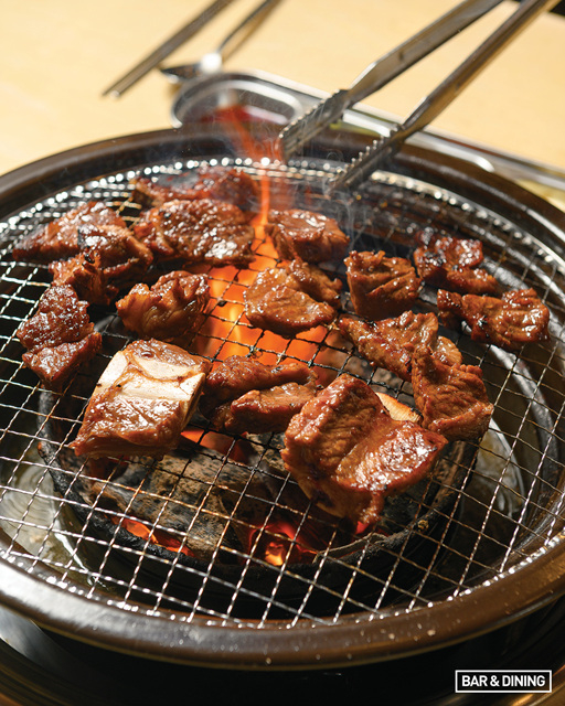 참숯에 구워먹는 소 양념갈비.