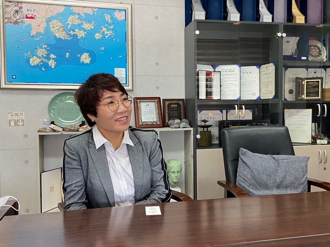청산바다영어조합법의 위지연 대표