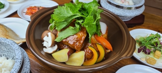 영양군 남이포식당의 어수리매콤돼지갈비찜