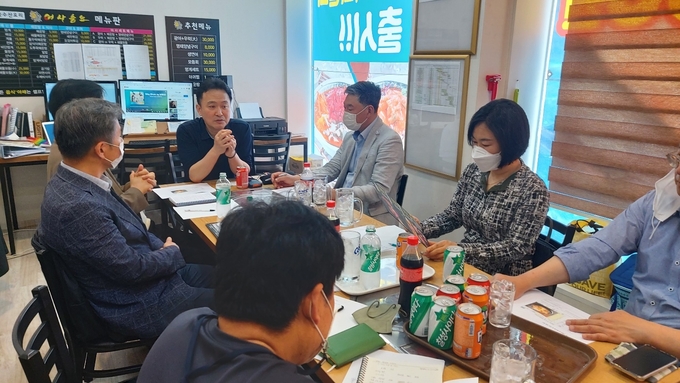 지난 17일 진행한 중랑구 지역 외식업소 맞춤형 컨설팅 현장 모습