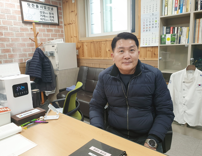 (주)맛찬들 이동관 대표