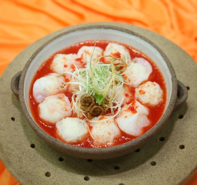 닭볼과 토마토소스