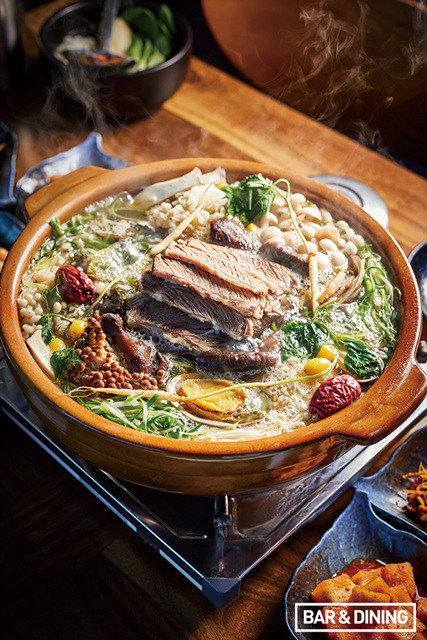 어르신들이 특히 좋아하는 한방 왕갈비수육.