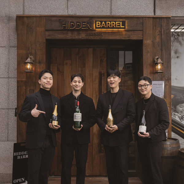 (왼쪽부터) 김영명 소믈리에, 강한수 소믈리에, 장효준 부대표, 박인호 소믈리에.