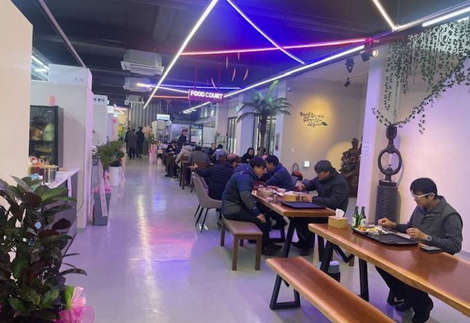 MZ세대도 사로잡은 익산 중앙시장 청년몰 ‘인기’