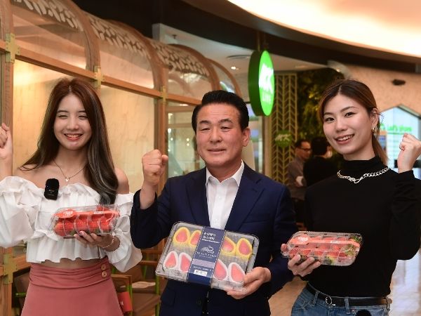 사와디 캅~ 논산딸기, 태국 방콕 내 초대형 백화점에 상륙!
