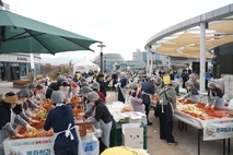 [이슈UP] 국내 최대 규모 김장나눔행사 가락시장서 열려