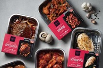 "외식 대신 감성 홈파티”…MZ세대, 간편식으로 분위기 완성