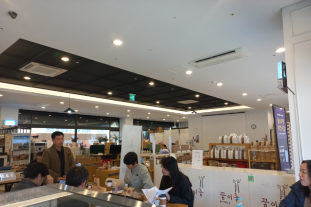 2025년 로컬스마일온마켓 및 현업 MD 품평상담회 성공적 개최… 창업과 지역 경제 활성화에 기여