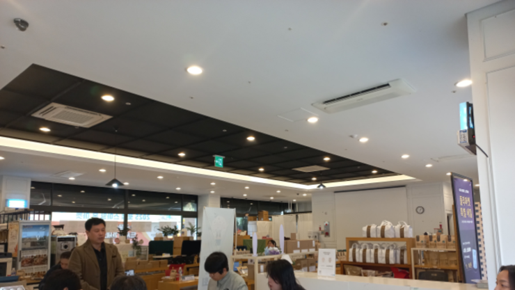 2025년 로컬스마일온마켓 및 현업 MD 품평상담회 성공적 개최… 창업과 지역 경제 활성화에 기여