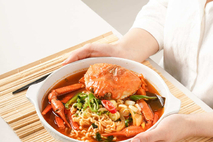 [식품오늘] ‘서민 음식’ 칼국수도 집에서 즐긴다!