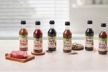 ‘소스’가 맛의 설계도! 식품업계, ‘한 끗’ 다른 비법 소스 경쟁 본격화