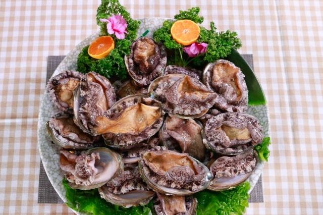 [식품오늘] ‘바다의 산삼 전복’ 먹고 무더위 이기세요!