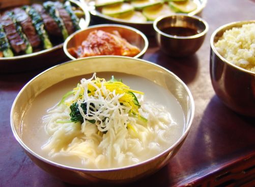 무더운 여름 입맛 돋우는 '안동 건진국수'