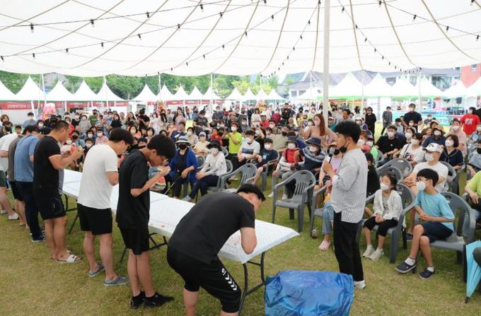 고창복분자와 수박축제(수박빨리먹기)