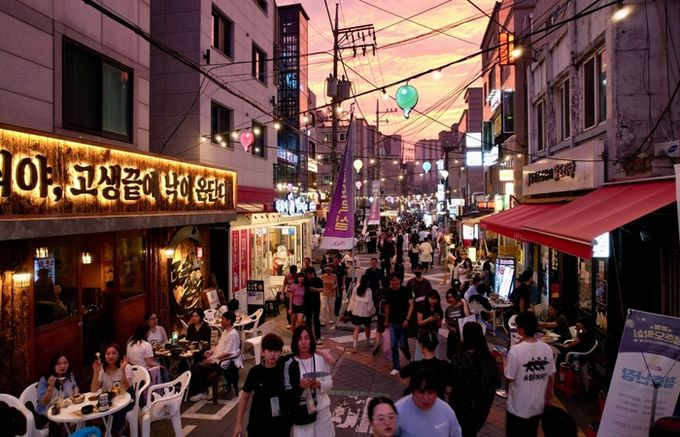 2025년 샤로수길 로컬이벤트 '청춘오락실' 전경